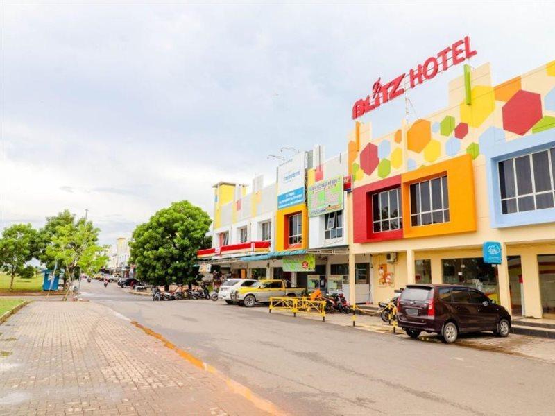 Hotel Blitz Batam Esterno foto