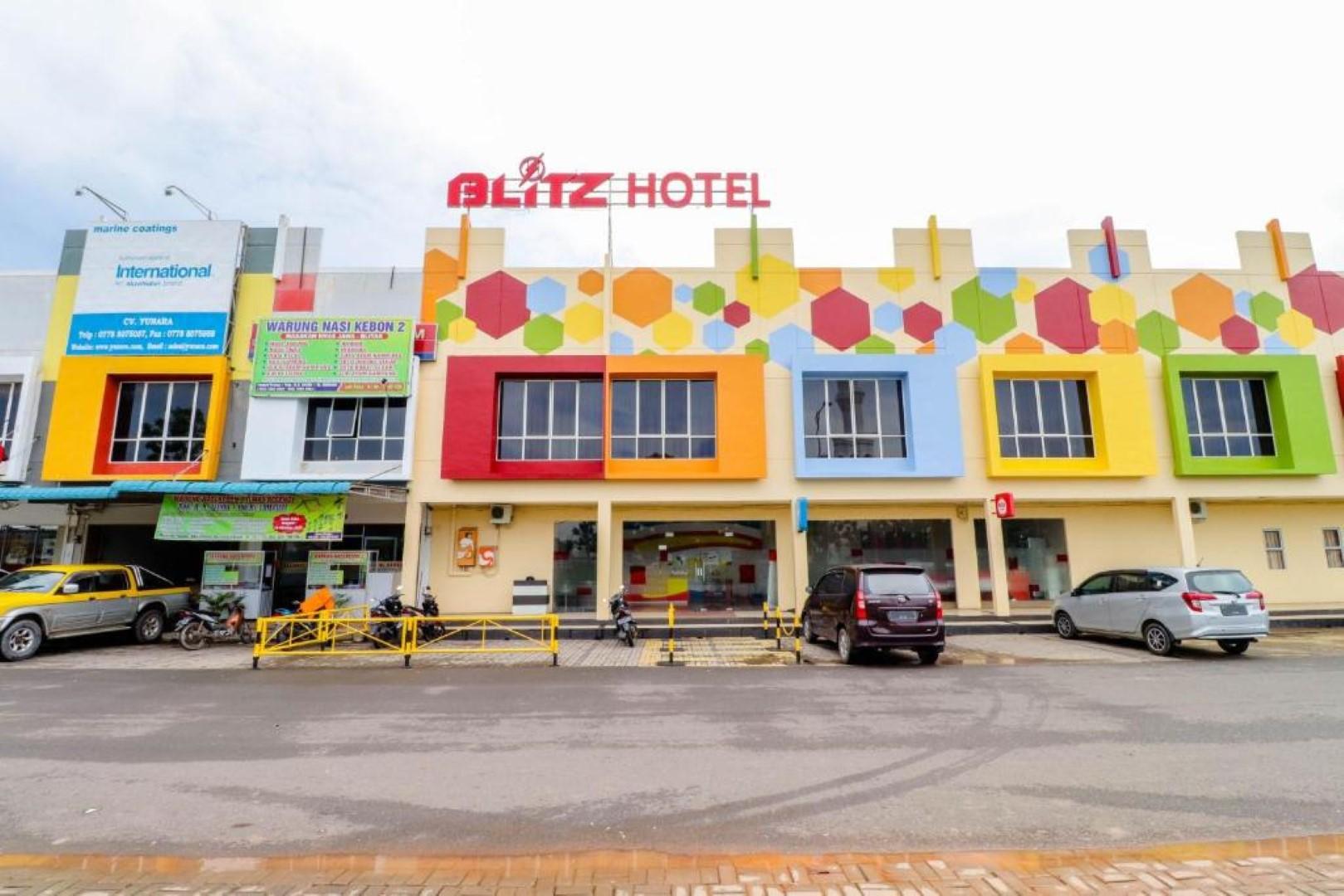 Hotel Blitz Batam Esterno foto